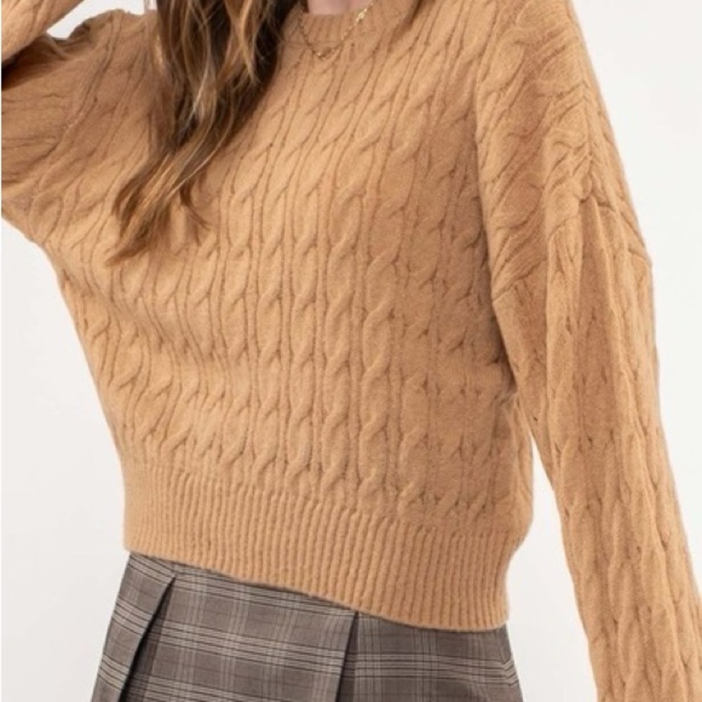 NEW Boutique Camel Cable Knit Sweater Medium